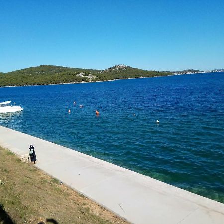 Apartman Slava Tisno Esterno foto