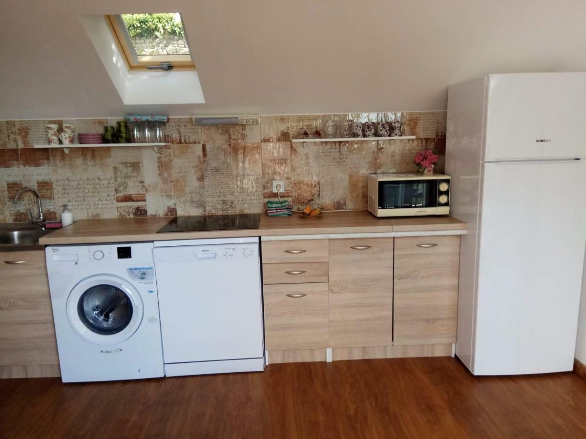 Apartman Slava Tisno Esterno foto