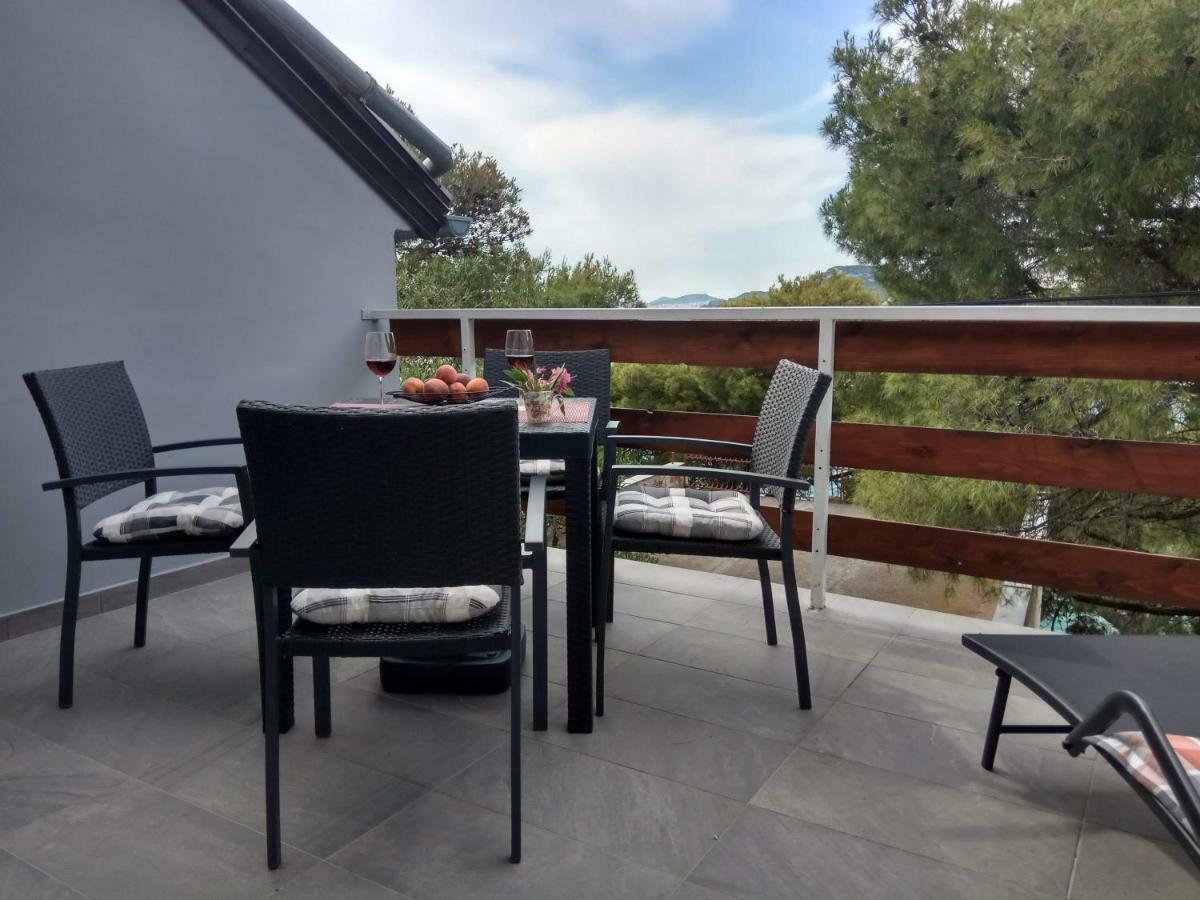 Apartman Slava Tisno Esterno foto