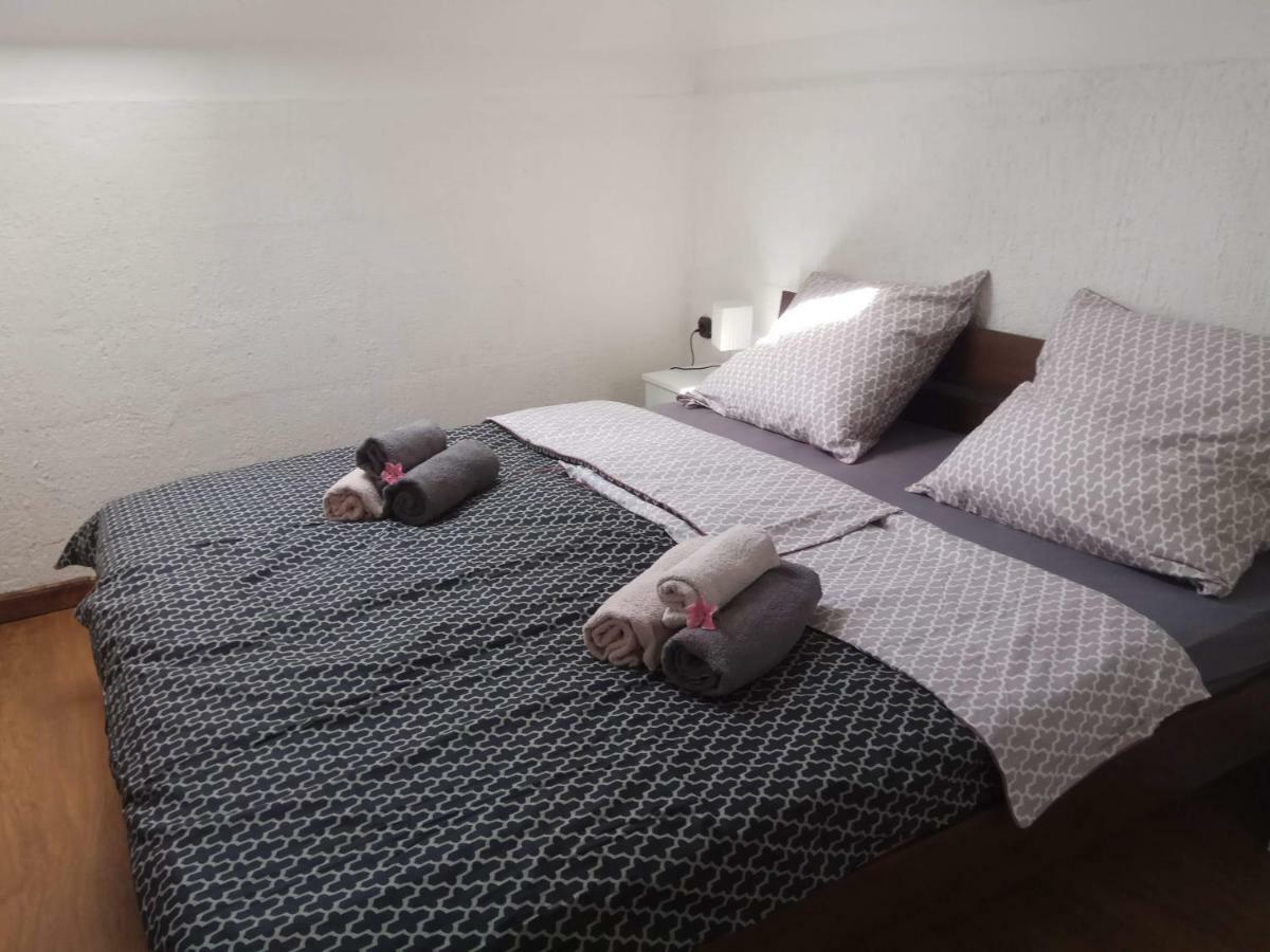 Apartman Slava Tisno Esterno foto