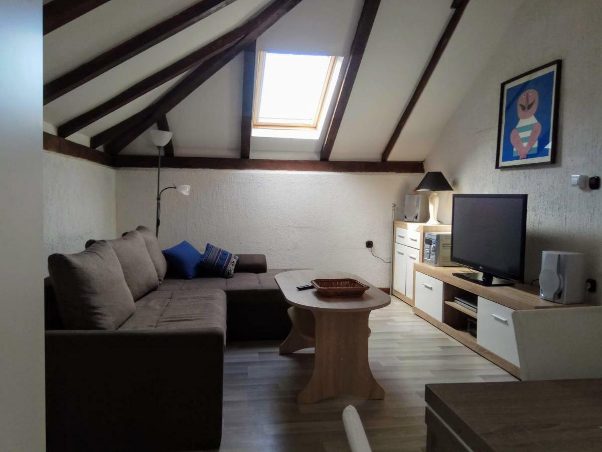 Apartman Slava Tisno Esterno foto