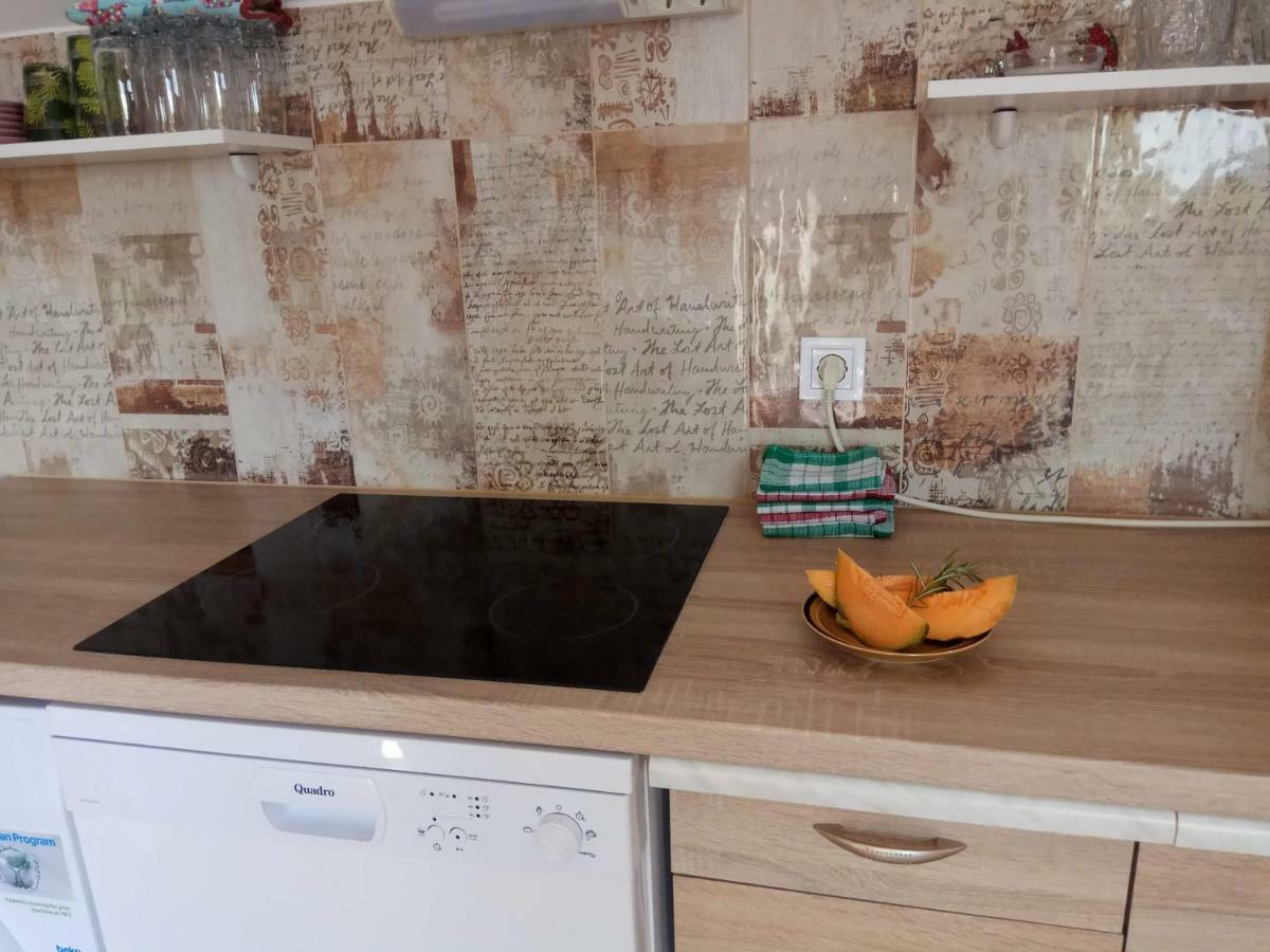 Apartman Slava Tisno Esterno foto