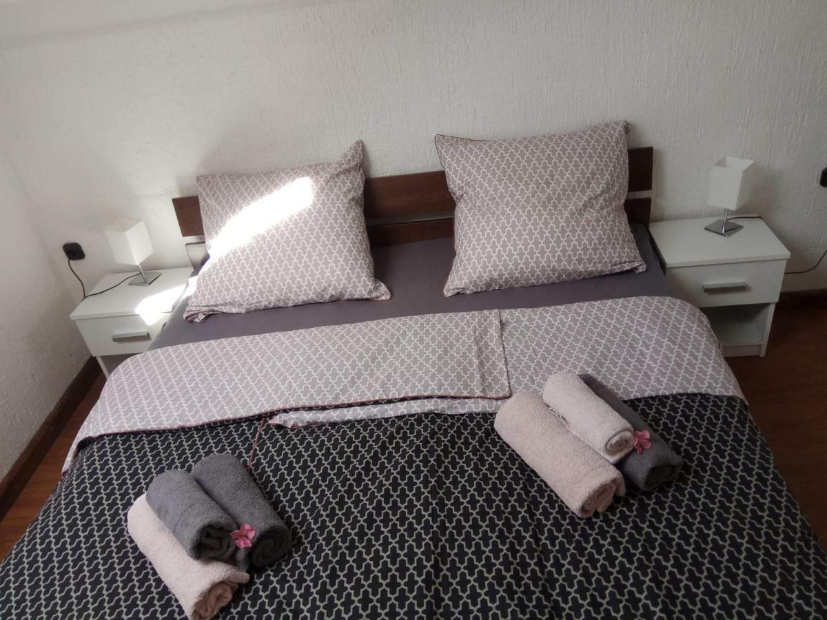 Apartman Slava Tisno Esterno foto