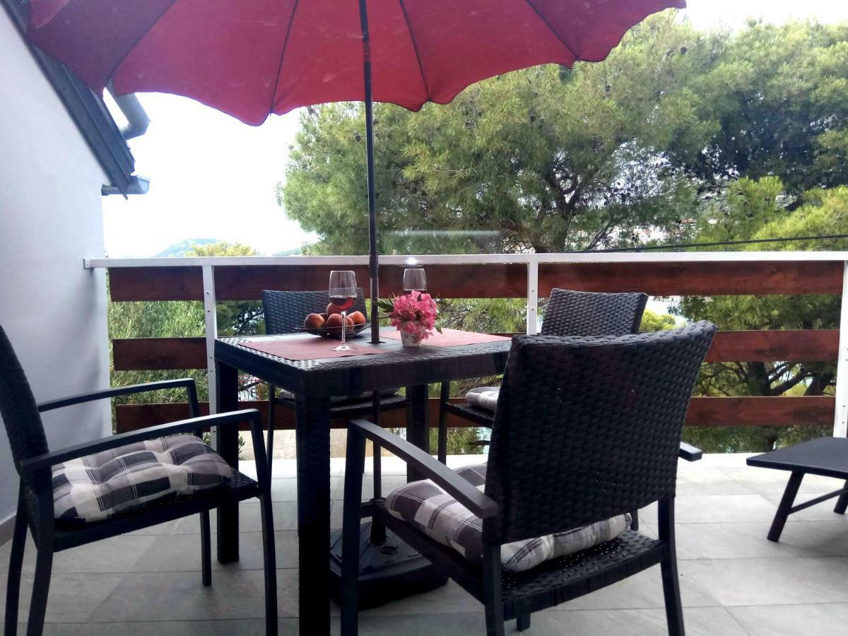 Apartman Slava Tisno Esterno foto